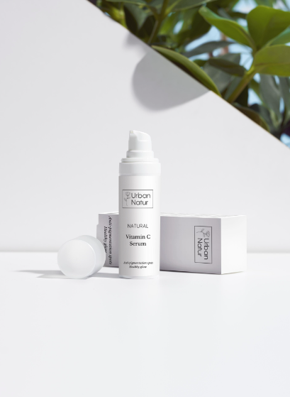 Sérum de vitamina C Urban Natur. Fórmula antioxidante e iluminadora con ingredientes naturales, ideal para piel apagada o con manchas. Cosmética natural sin tóxicos que unifica el tono, mejora la firmeza y potencia la luminosidad para una piel radiante y saludable