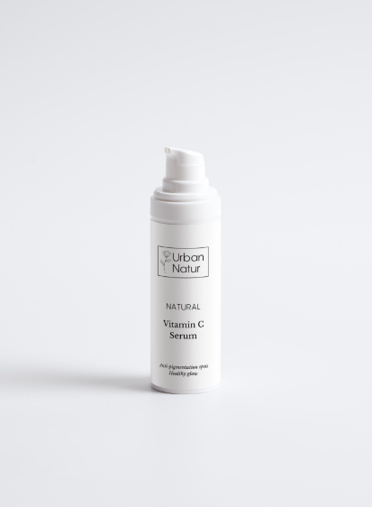 Sérum de vitamina C Urban Natur. Fórmula antioxidante e iluminadora con ingredientes naturales, ideal para piel apagada o con manchas. Cosmética natural sin tóxicos que unifica el tono, mejora la firmeza y potencia la luminosidad para una piel radiante y saludable