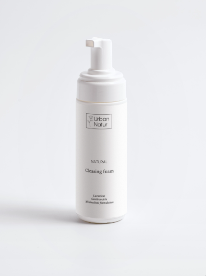 Espuma limpiadora facial Urban Natur que limpia suavemente la piel y aporta sensación de frescor y confort.